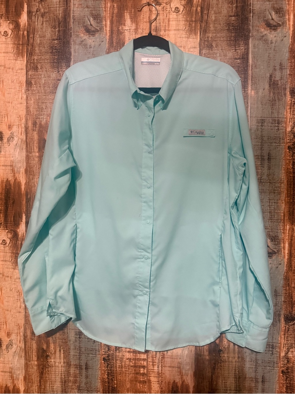 Columbia Light Aqua Women’s Long-Sleeve Button Down Shirt